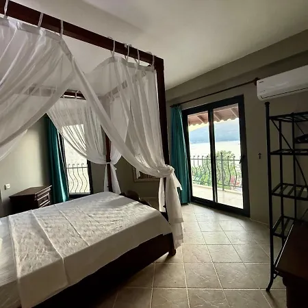 Kalkan Seaside Sharing Pool For 4 People Apartment